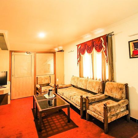 Hotel Sangam Karād エクステリア 写真
