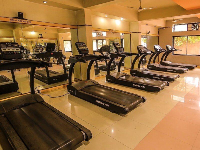 Hotel Sangam Karād エクステリア 写真