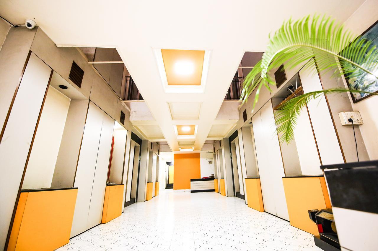 Hotel Sangam Karād エクステリア 写真